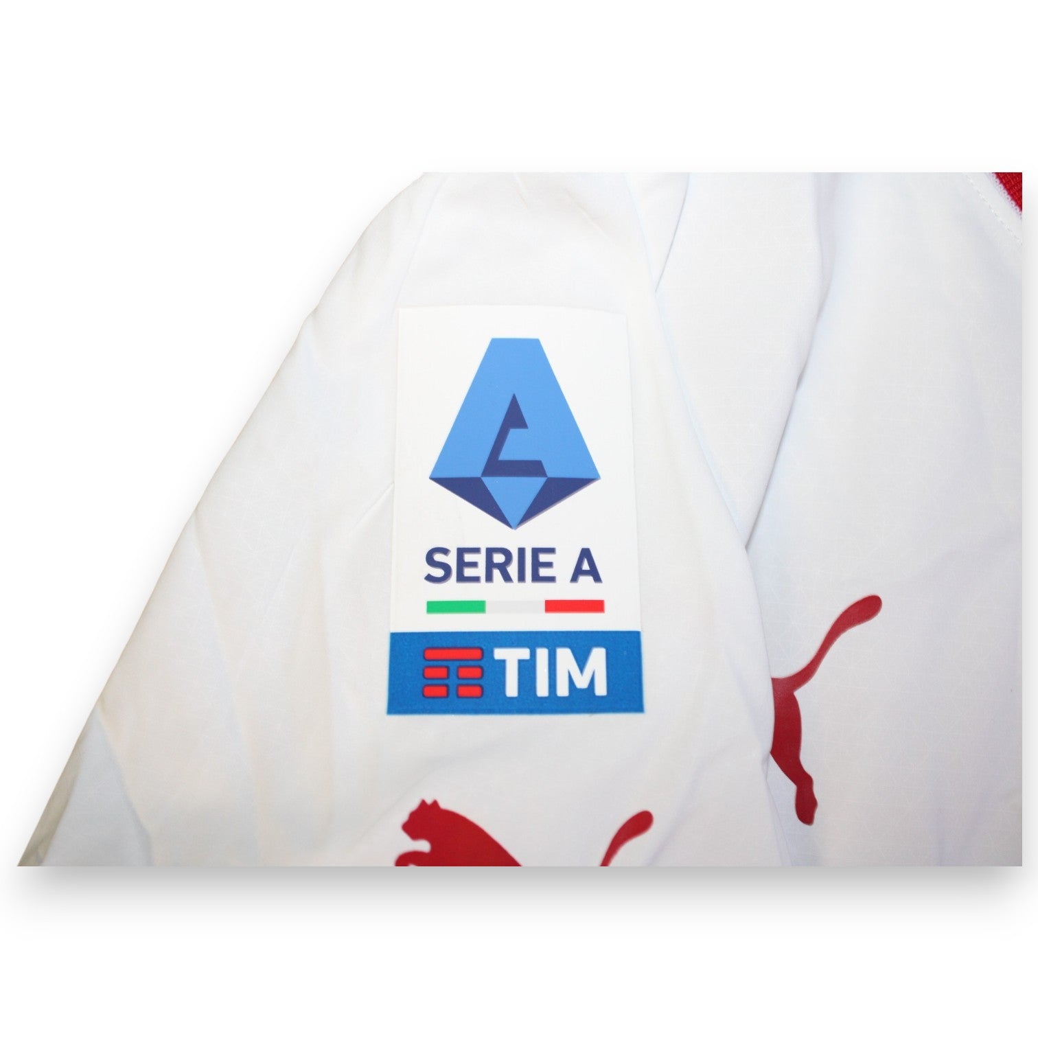 Dettaglio patch Serie A TIM manica destra – maglia AC Milan Away 2022-23 Rebic Player Issued N.12 Puma
