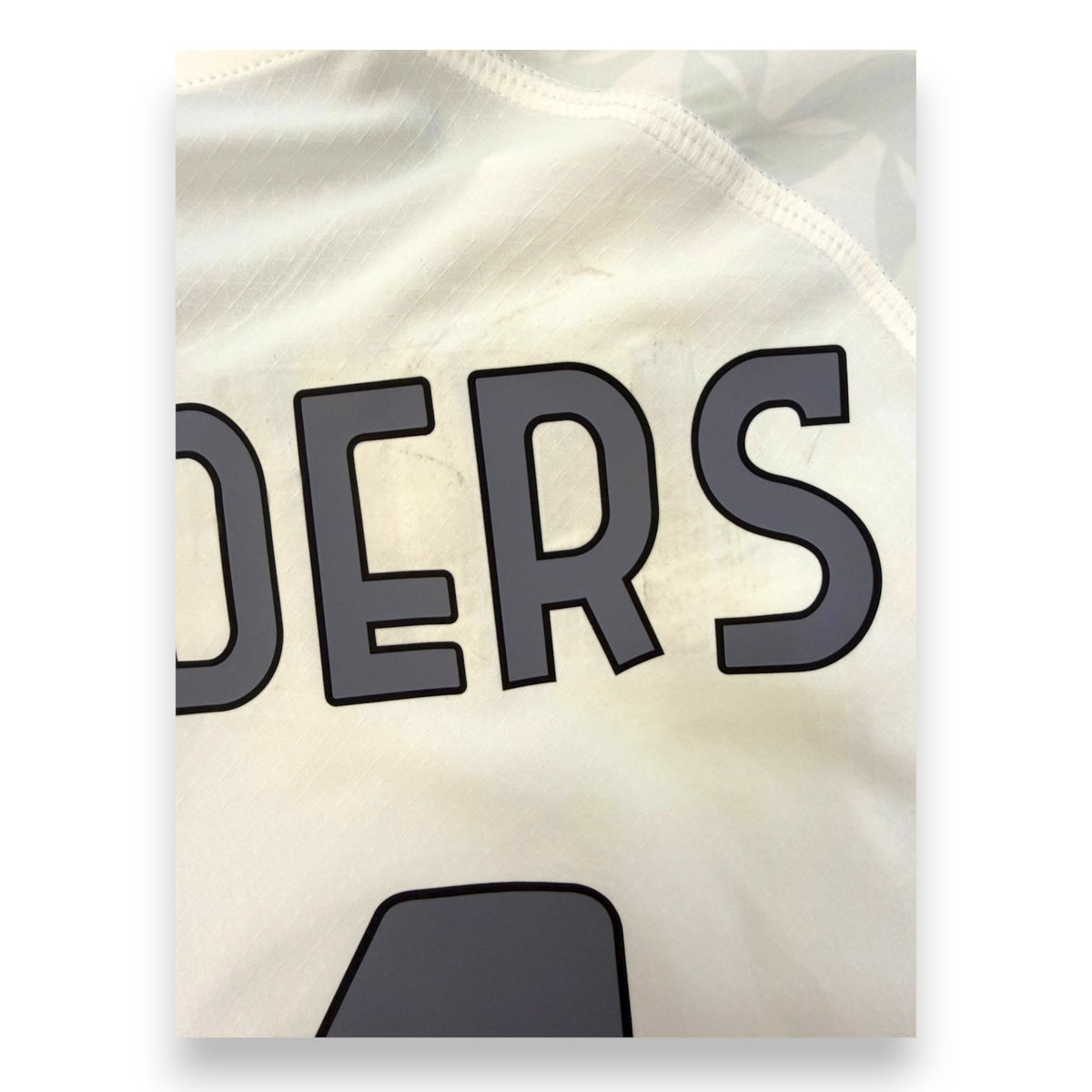 Dettaglio retro maglia Milan Away 2023-24 Reijnders 14 – segni del tempo