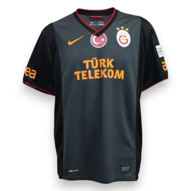 Fronte maglia Galatasaray Away 2013-14 Player Issued Albert Riera – Nike Dri-Fit – sponsor Türk Telekom – patch Turkish Lines Antalya Cup manica destra
