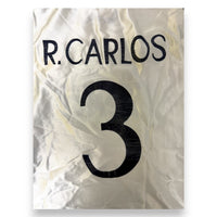 Dettaglio nome R.CARLOS e numero 3 – maglia Real Madrid Home 1998-99 Adidas vintage