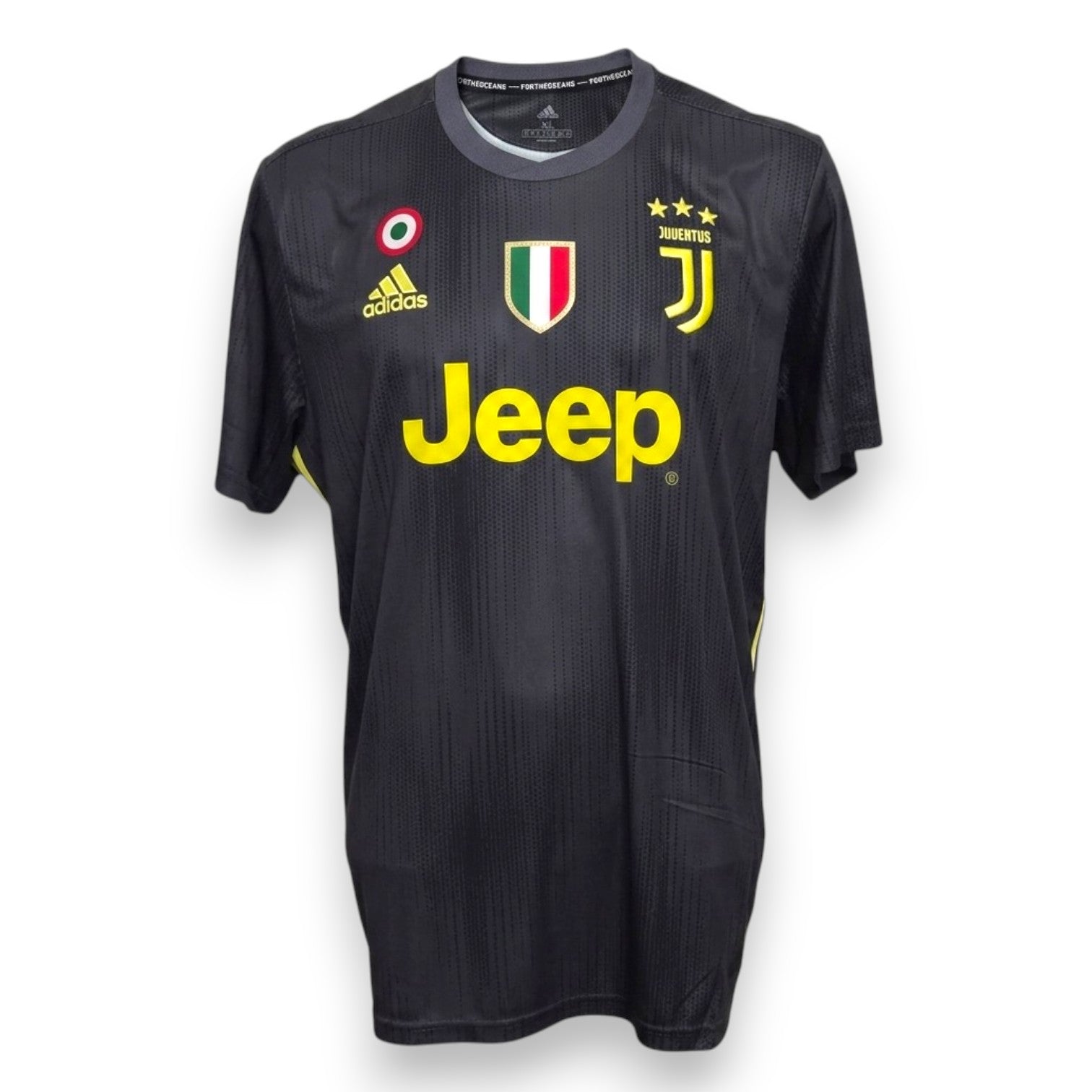 Maglia Juventus Third 2018-19 fronte – sponsor Jeep – scudetto campione d'Italia – Adidas