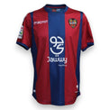 Fronte maglia Levante UD Home 2017-18 Player Issued Armando Sadiku – Macron – sponsor Jawwy STC – patch LaLiga Santander – strisce rosso blu