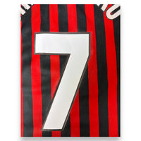 Dettaglio crepe nameset maglia Milan Centenario 1999-00 – lettere finali usurate – condizioni Good