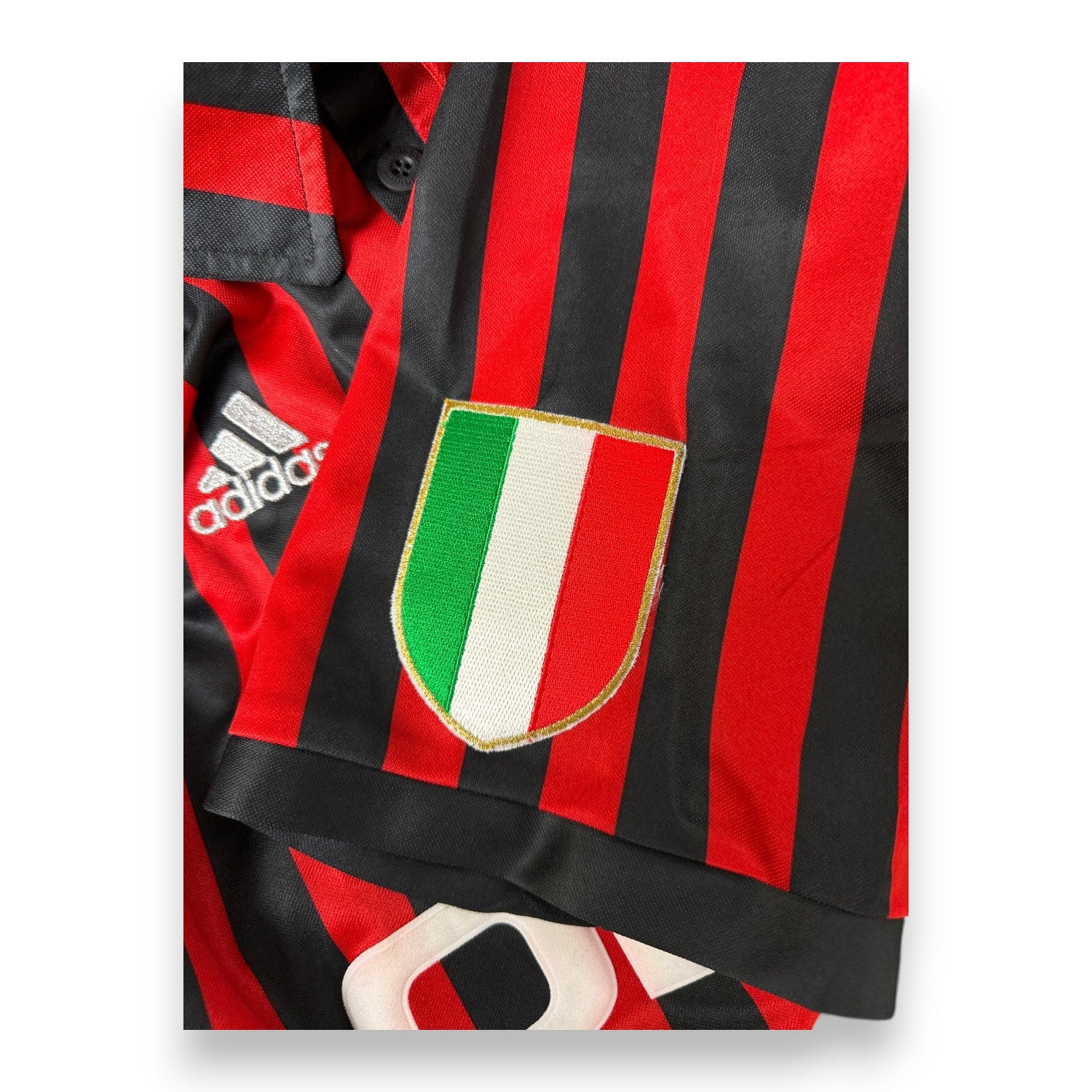 Patch Campione d'Italia maglia Milan Home Centenario 1999-00 – scudo tricolore – Adidas Vintage