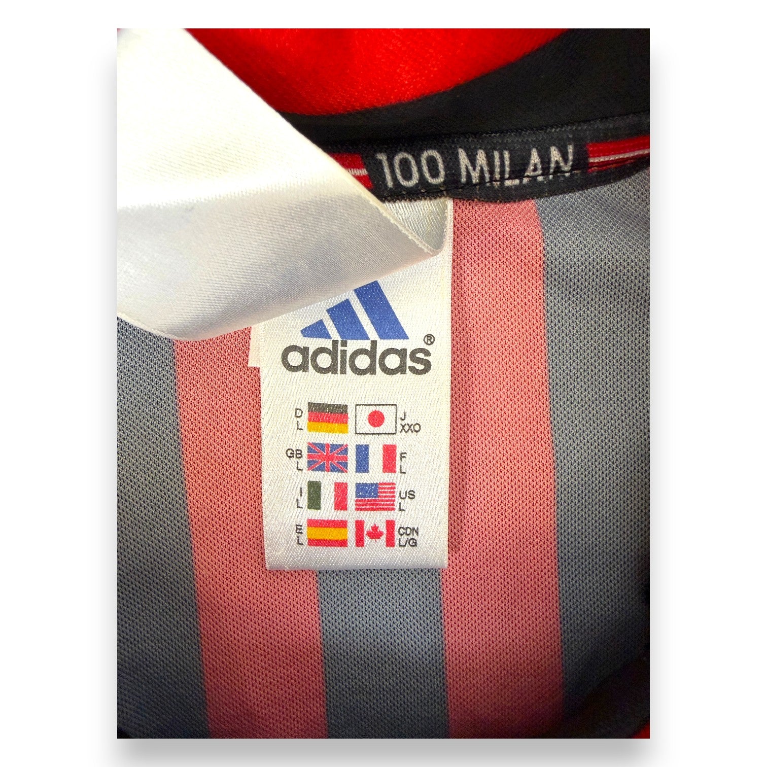 Dettaglio collo interno maglia Milan Centenario 1999-00 Adidas – nastro 100 Milan – taglia L