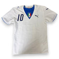 Maglia Italia Away 2006 Puma bianca con scollo a V e stemma FIGC – fronte – Totti numero 10