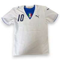 Maglia Italia Away 2006 Puma bianca con scollo a V e stemma FIGC – fronte – Totti numero 10