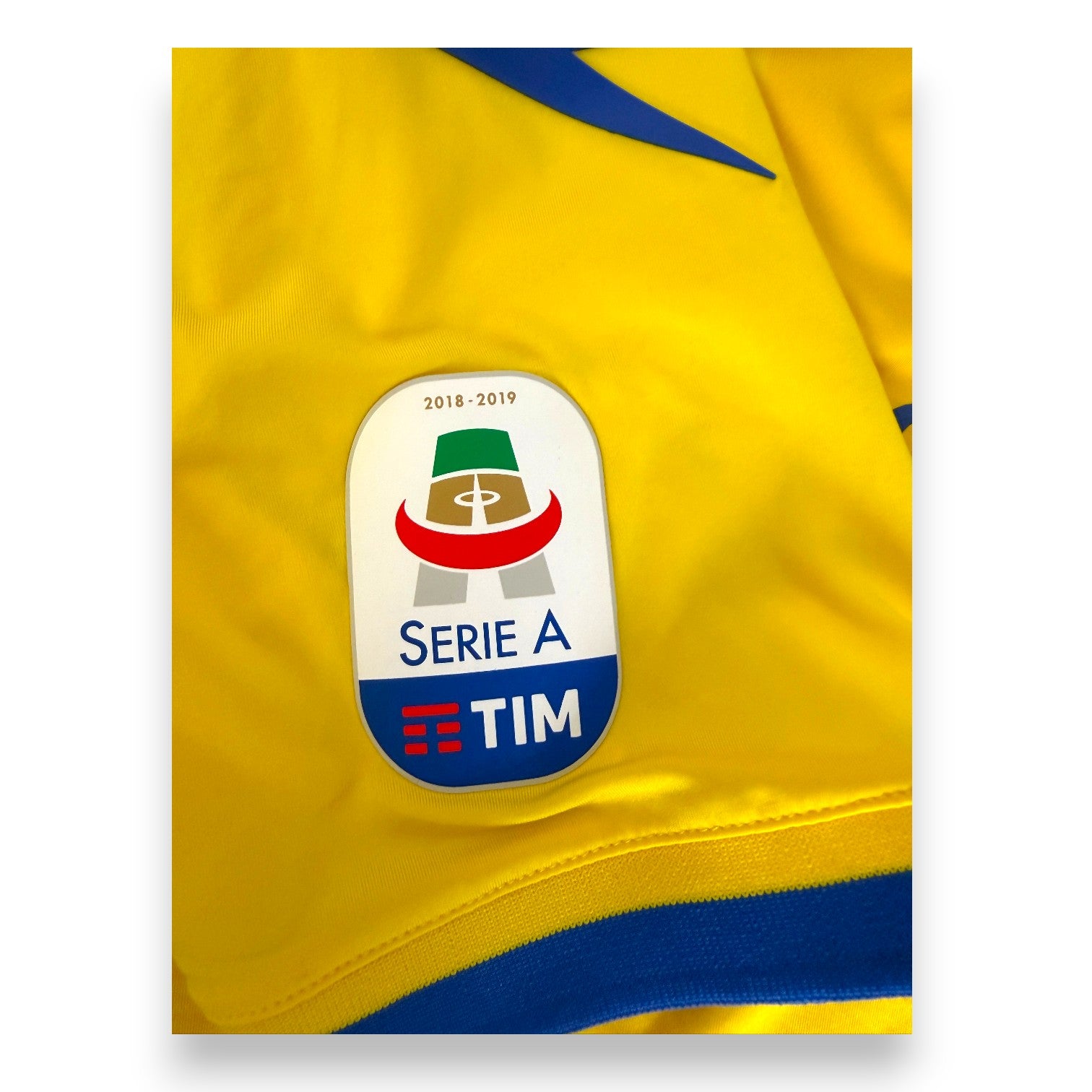 Patch ufficiale Serie A TIM 2018-2019 maglia Frosinone Calcio Home Player Issued Zeus – Luca Valzania numero 16