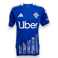 Fronte maglia Como 1907 Home 2024/25 Store – sponsor Uber – grafica Lago di Como – Adidas