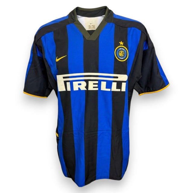 Maglia FC Internazionale Home 2001-02 fronte – Nike – sponsor Pirelli – maglia vintage Serie A Vieri N.32
