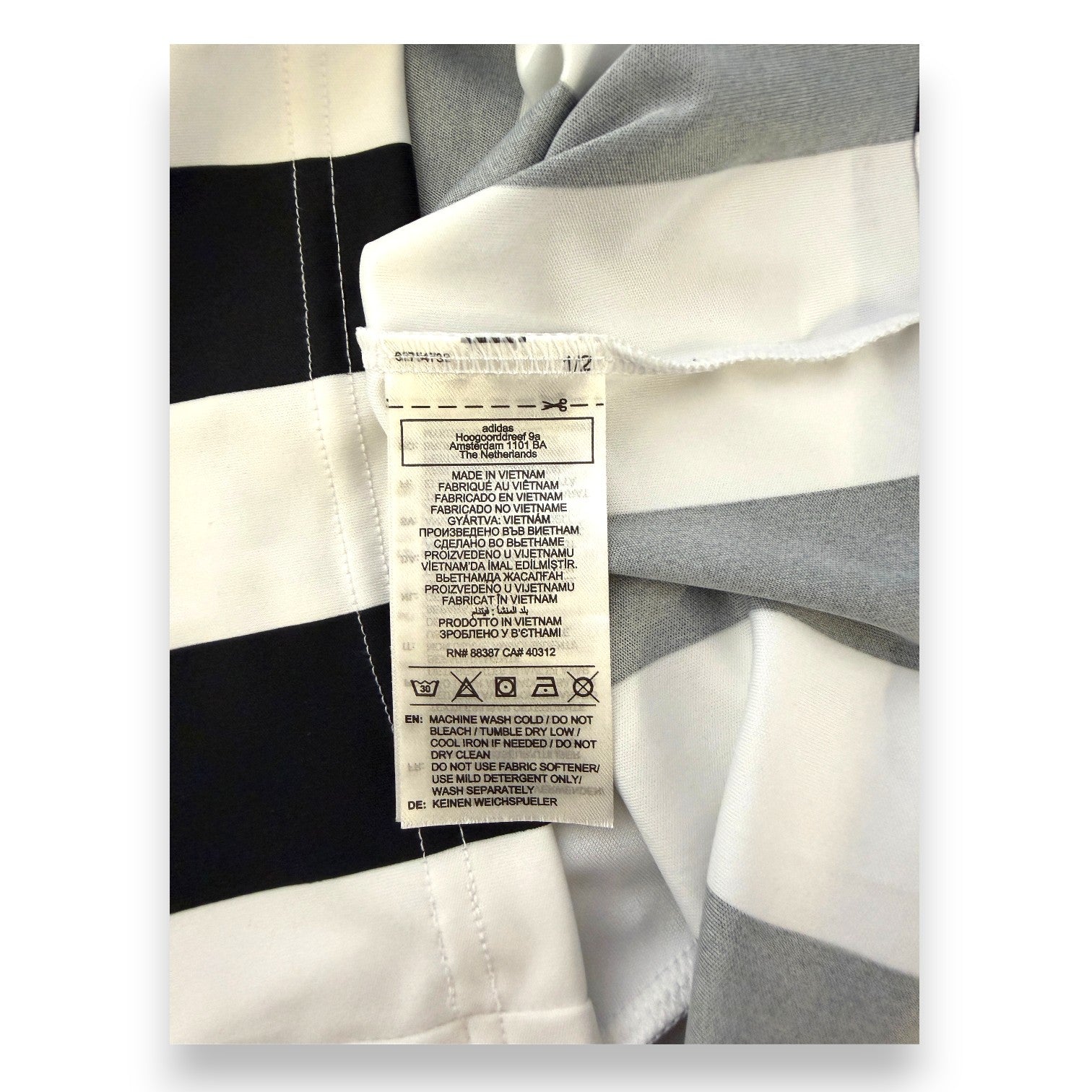 Etichetta lavaggio e composizione maglia Juventus Home 2024/25 – Made in Vietnam Adidas