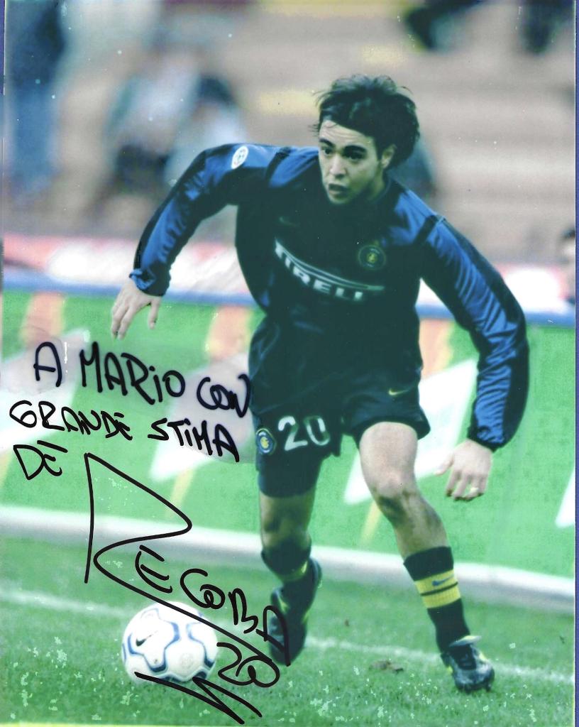 Fotografia autografata Álvaro Recoba El Chino Inter in azione – maglia nerazzurra Pirelli numero 20 – dedica originale pennarello nero – 26x20 cm