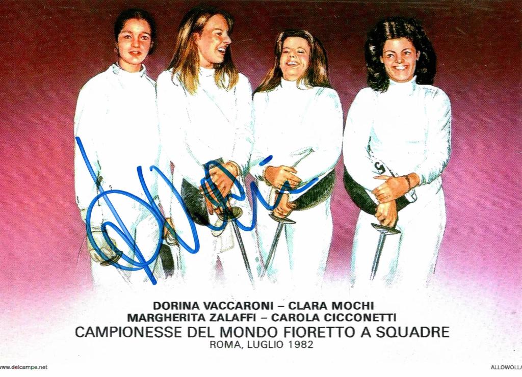 Fotografia autografata Dorina Vaccaroni con campionesse mondiali fioretto a squadre Roma luglio 1982 – autografo originale – condizioni Excellent