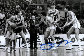 Fotografia vintage bianco e nero autografata Dan Peterson coach Olimpia Milano Tracer Philips anni 80 – autografo originale pennarello blu – 30x20 cm