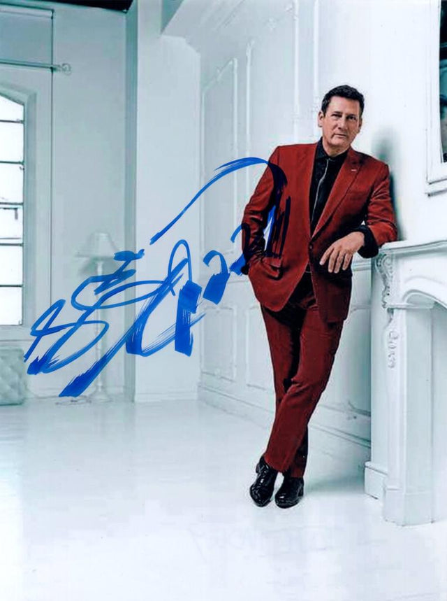 Fotografia autografata Tony Hadley Spandau Ballet – servizio fotografico studio – autografo originale pennarello blu – 20x15 cm – condizioni Excellent