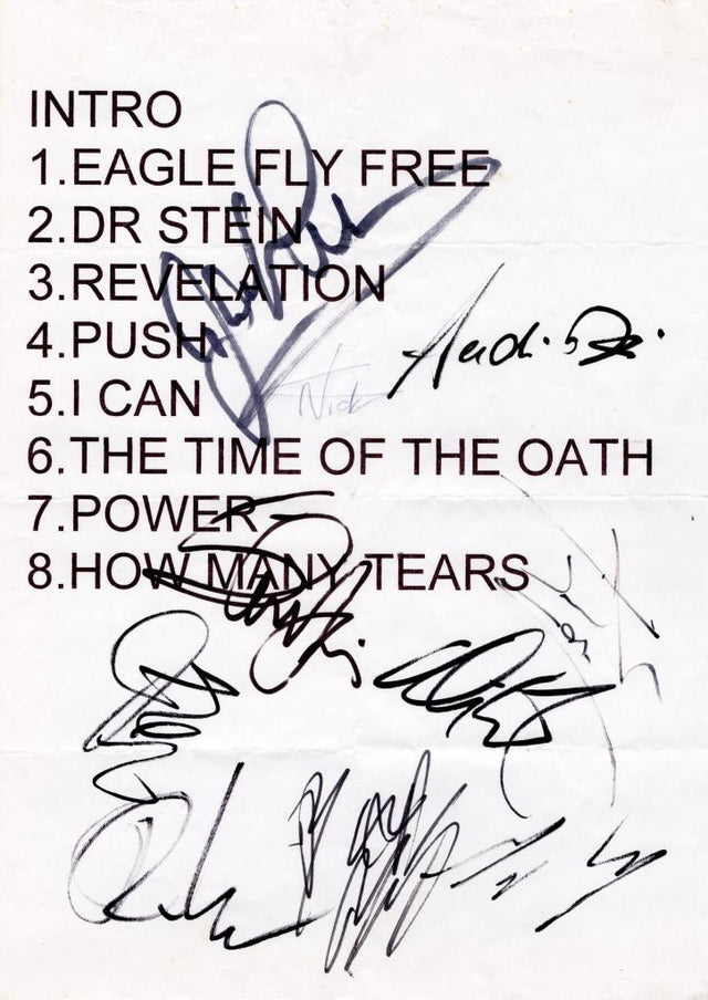 Scaletta autografata Helloween Iron Maiden Virtual XI World Tour Firenze 1998 – 10 autografi originali – 30x22 cm – condizioni Excellent