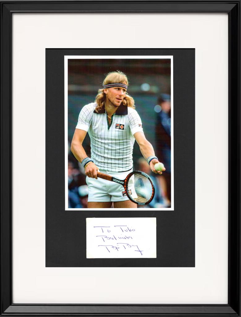 Biglietto autografato Björn Borg con dedica To Tulio e fotografia originale anni 70 – cornice nera passepartout – 40x30 cm – COA incluso