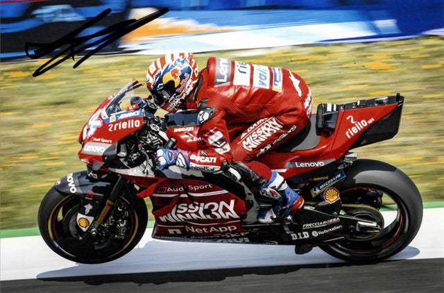 Fotografia autografata Andrea Dovizioso Ducati Mission Winnow MotoGP 2019 in azione in curva – autografo originale pennarello nero – 13x19 cm – condizioni Excellent