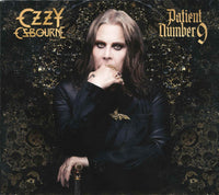 Copertina CD Patient Number 9 di Ozzy Osbourne – il Principe delle Tenebre sul trono con artwork dorato – album autografato Grammy 2023