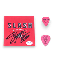 Copertina autografata Slash con plettro originale Dunlop Tortex incluso, fronte e retro
