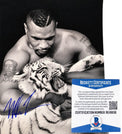 Fotografia autografata Mike Tyson con tigre – certificato Beckett – 40x50,5 cm