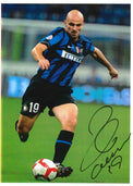 Fotografia autografata Esteban Cambiasso Inter 2008-09 numero 19 – maglia Nike Pirelli con scudetto – autografo originale pennarello nero – Excellent