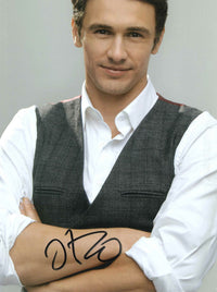 Fotografia autografata James Franco ritratto elegante braccia incrociate – attore di Hollywood camicia e gilet – autografo originale pennarello nero – condizioni Excellent