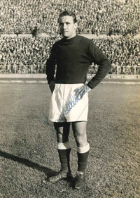 Fotografia d epoca autografata Juan Carlos Tacchi Torino anni Cinquanta – ala argentina in posa a bordocampo – autografo originale penna blu – Excellent