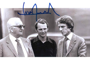 Fotografia autografata Luca di Montezemolo con Enzo Ferrari e Niki Lauda – storica Ferrari anni 70 bianco e nero – autografo originale pennarello blu – Excellent