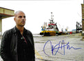 Fotografia autografata Marco D'Amore scena portuale attore Gomorra – autografo blu originale – MTM Memorabilia