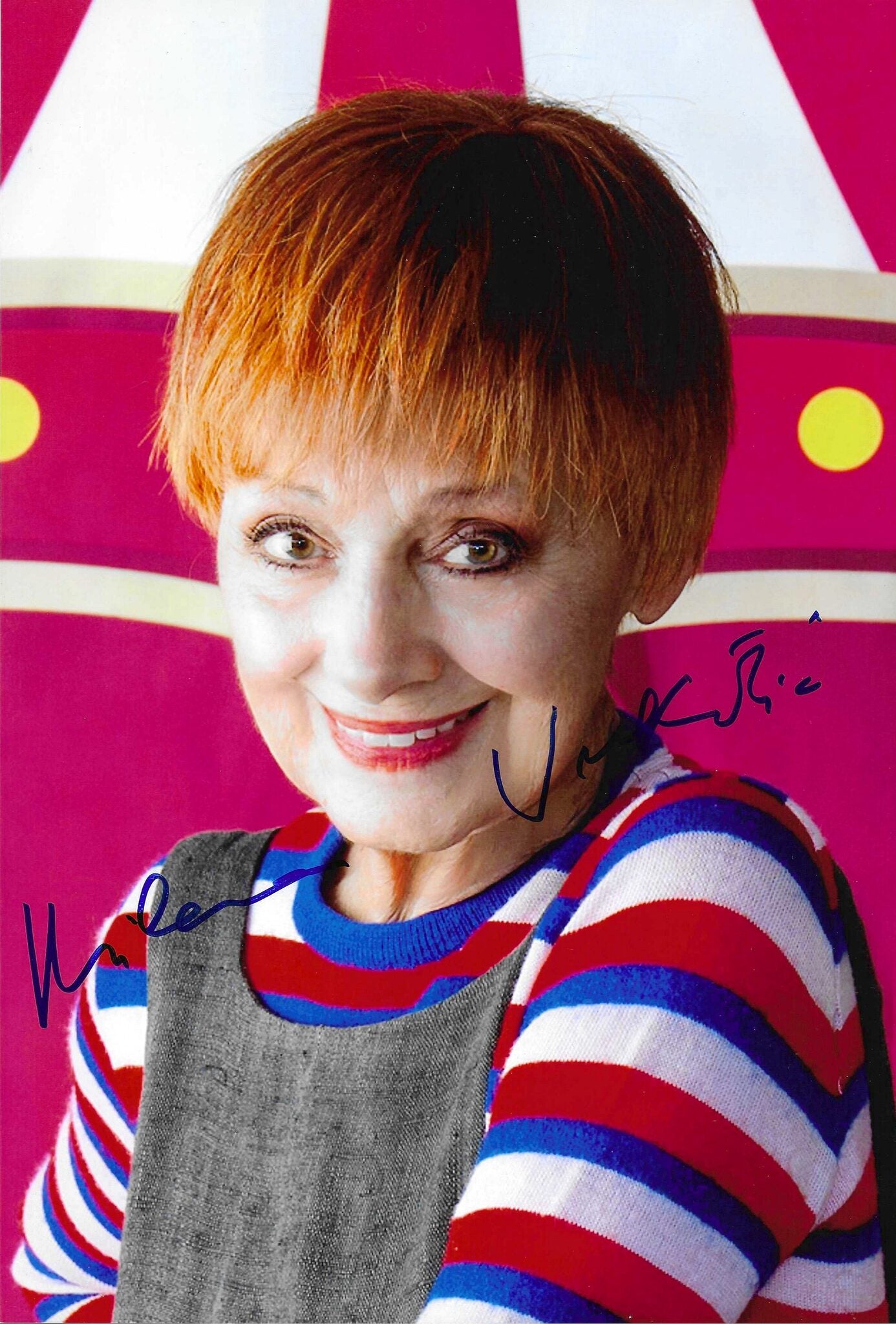 Fotografia autografata Milena Vukotic ritratto sorridente – autografo blu originale – MTM Memorabilia