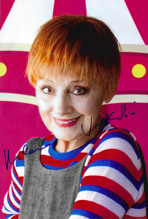 Fotografia autografata Milena Vukotic ritratto sorridente – autografo blu originale – MTM Memorabilia