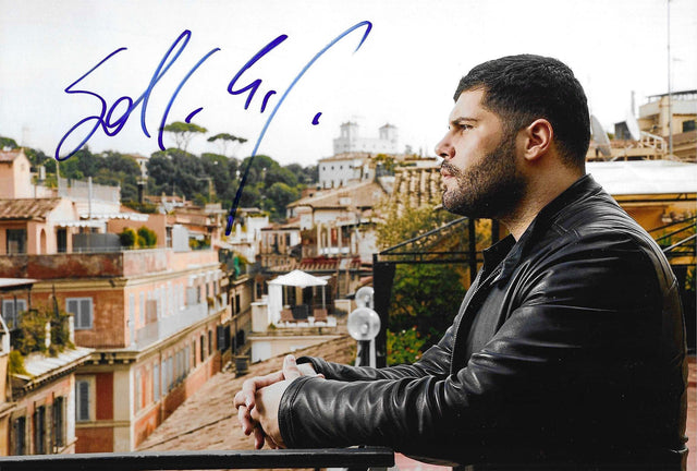 Fotografia autografata Salvatore Esposito Genny Savastano Gomorra terrazza Roma – autografo blu originale – MTM Memorabilia