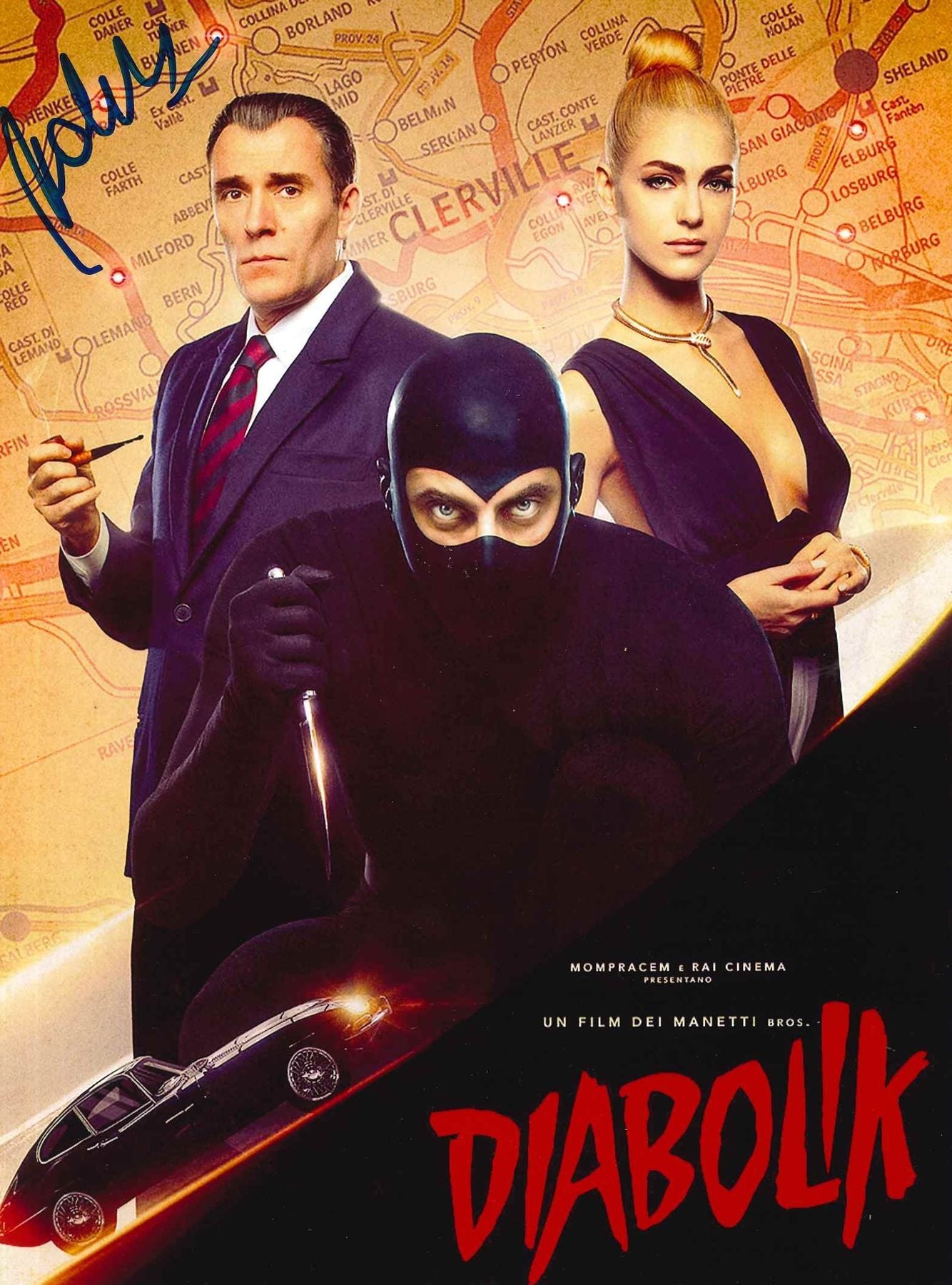 Fotografia autografata Diabolik Manetti Bros con Valerio Mastandrea ispettore Ginko – Luca Marinelli e Miriam Leone – autografo originale pennarello blu – Excellent