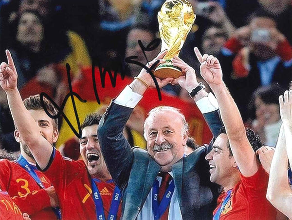 Fotografia Autografata Vicente Del Bosque – Spagna Campione del Mondo 2010 – Coppa – 16,6x12,6 cm – COA Disponibile