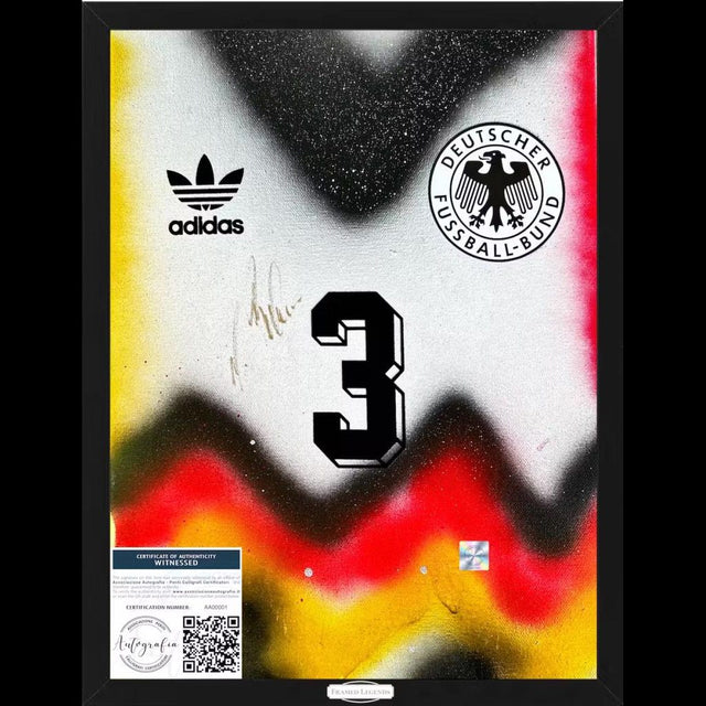 Frame Legends autografato Andreas Brehme – artwork tela dipinta numero 3 Germania Adidas stemma Deutscher Fussball-Bund fascia tricolore nero rosso oro – 40x30 cm con cornice – autografo originale pennarello argento – COA Associazione Autografia incluso – condizioni Excellent