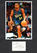 Dettaglio dedica autografa originale Grant Hill "To Tullio" + foto Detroit Pistons numero 33 – cimelio NBA anni '90 collezione cestistica