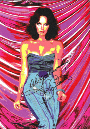Fotografia autografata Jaclyn Smith illustrazione pop art serigrafica colori vividi – dedica All Good Wishes e firma originale pennarello nero – 30x21 cm – condizioni Excellent