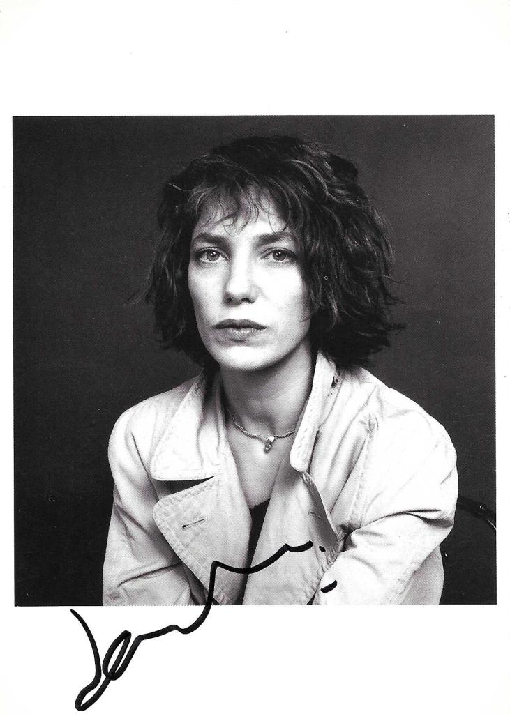 Fotografia autografata Jane Birkin ritratto in bianco e nero – firma originale pennarello nero – 15,1x10,8 cm – condizioni Excellent