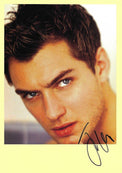 Fotografia autografata Jude Law ritratto giovanile in primo piano – firma originale pennarello nero – 21x14,8 cm – condizioni Excellent