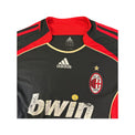 Dettaglio colletto ricamato "Rossoneri" e stemma ACM 1899 maglia AC Milan Third 2006-07