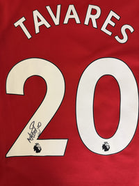 Dettaglio numero 20 maglia Arsenal Home 2021-22 – autografo originale Nuno Tavares pennarello nero – patch Premier League