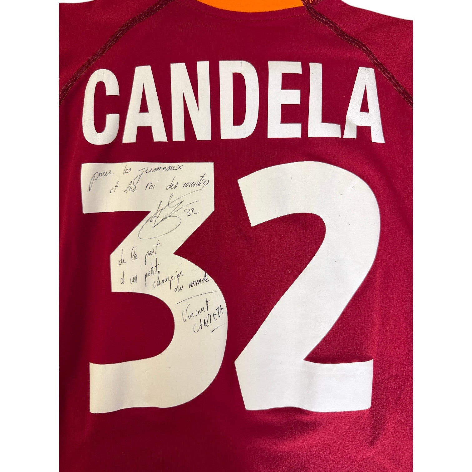 Dettaglio dedica autografa e firma Vincent Candela maglia Roma 2000-01 – pennarello nero – COA incluso