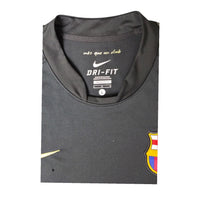 Colletto maglia Barcellona Away 2011-12 Nike Dri-FIT – etichetta taglia L més que un club e stemma FCB