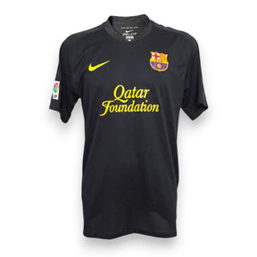 Maglia Barcellona Away 2011-12 Messi Nike nera – sponsor Qatar Foundation giallo stemma FCB e patch LFP