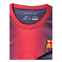 Colletto rotondo maglia Barcellona 2012-13 Nike – motto més que un club e stemma FCB