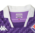 Colletto della maglia Fiorentina 2023/24 con etichetta Kappa XXX Large, dicitura Gara e tredici gigli