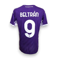 Retro maglia Fiorentina Home 2025/26 con nameset originale Beltrán 9 e scritta Fiorentina