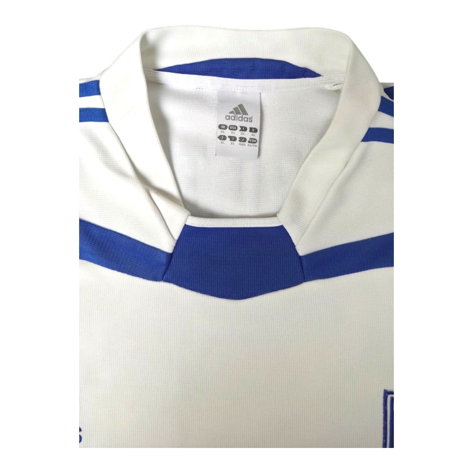 Dettaglio colletto e etichetta taglia XL maglia Grecia Home 2004 Adidas – stemma federazione EPO