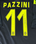Dettaglio autografo originale Giampaolo Pazzini su numero 11 maglia Hellas Verona 2015-16 – pennarello nero nitido – cimelio collezionismo